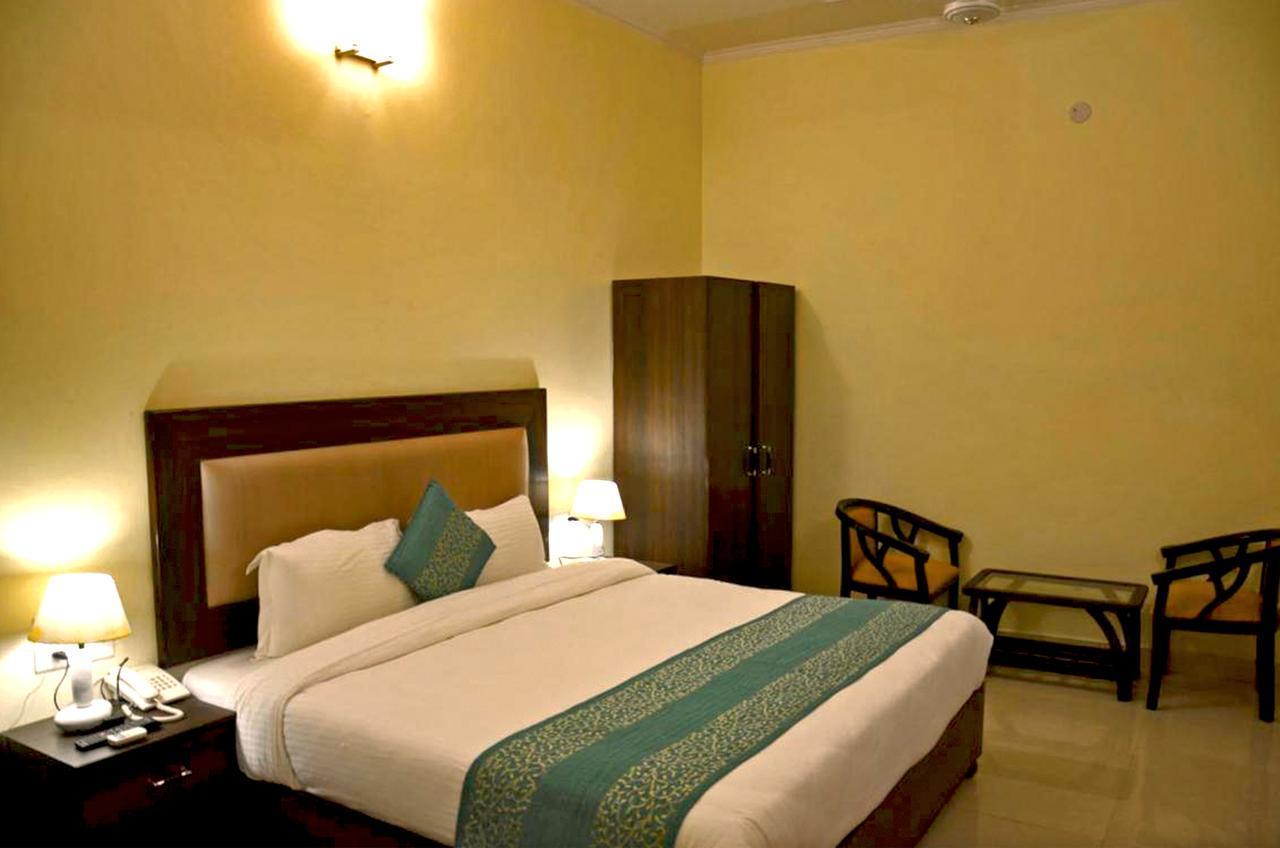 Elm Tree Amritsar Hotell Eksteriør bilde